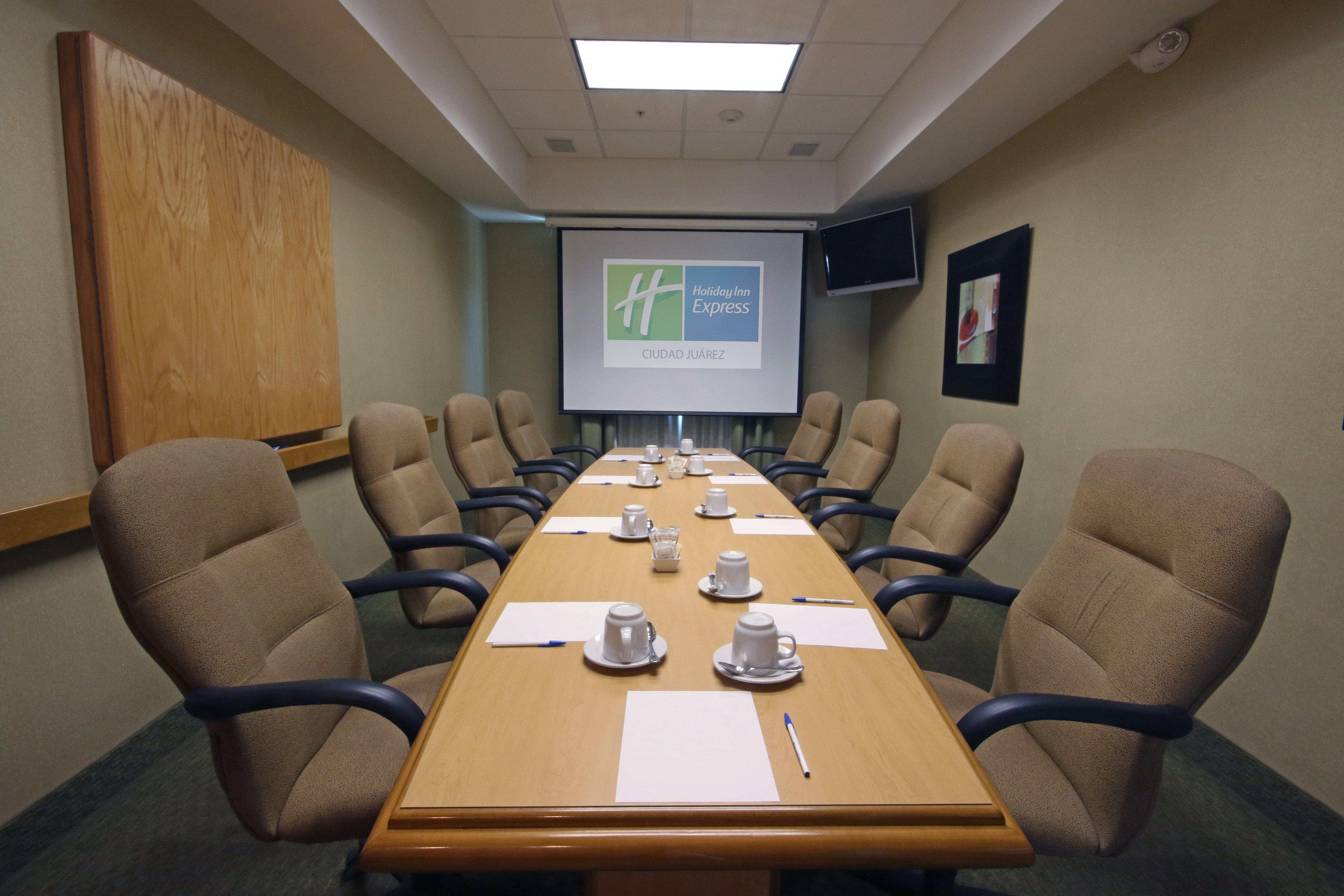 Holiday Inn Express Hotel & Suites Cd. Juarez - Las Misiones By Ihg Екстериор снимка