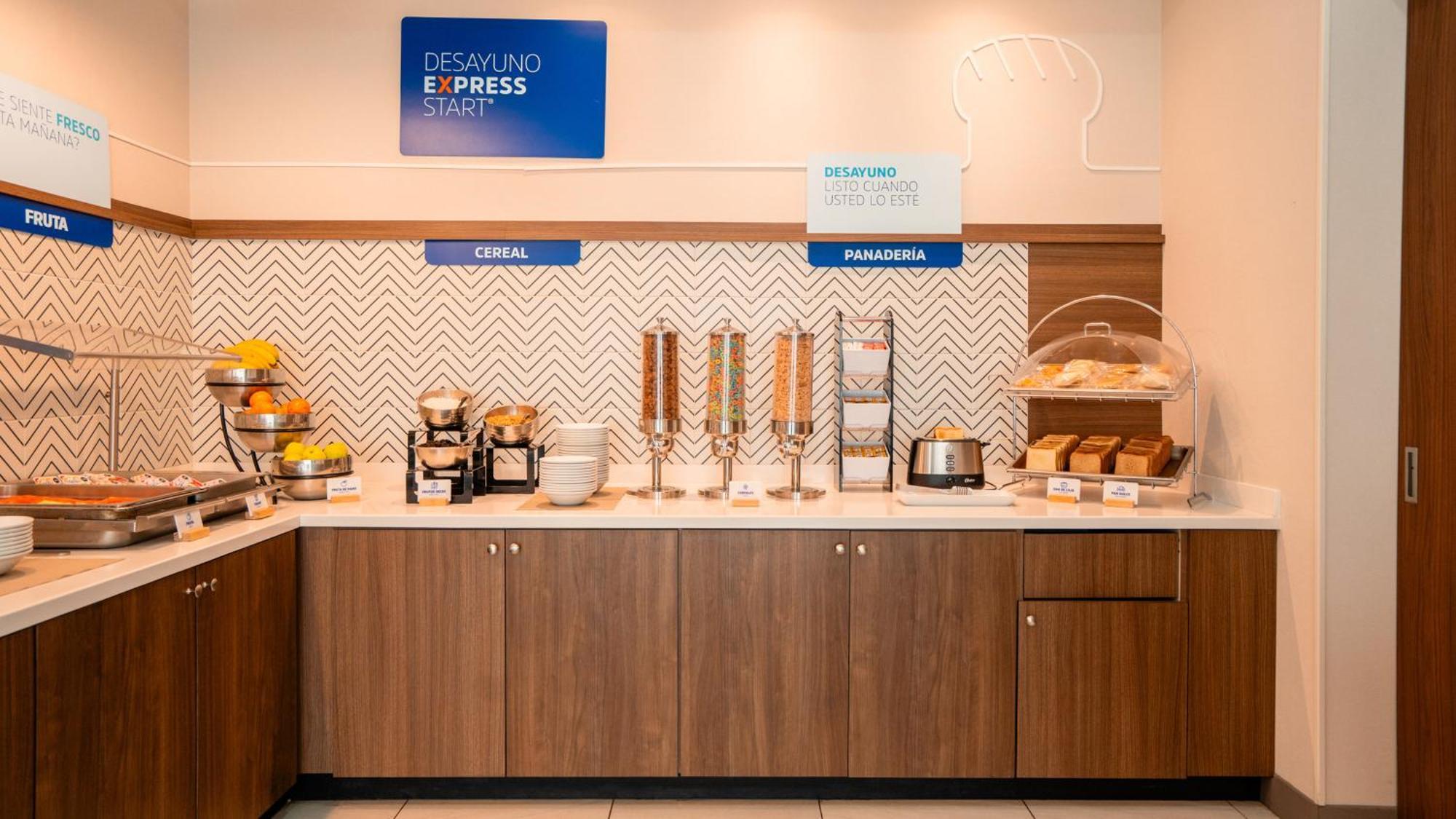 Holiday Inn Express Hotel & Suites Cd. Juarez - Las Misiones By Ihg Екстериор снимка